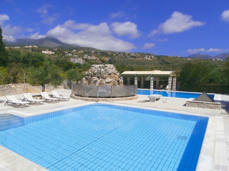 Apartamentos Maniatiko Village