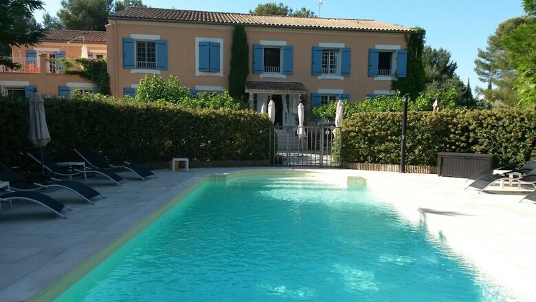 Hotel H�tel Canto Cigalo