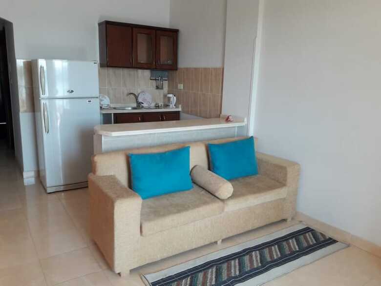 Aparthotel Luxor Plaza House