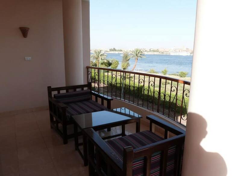 Aparthotel Luxor Plaza House