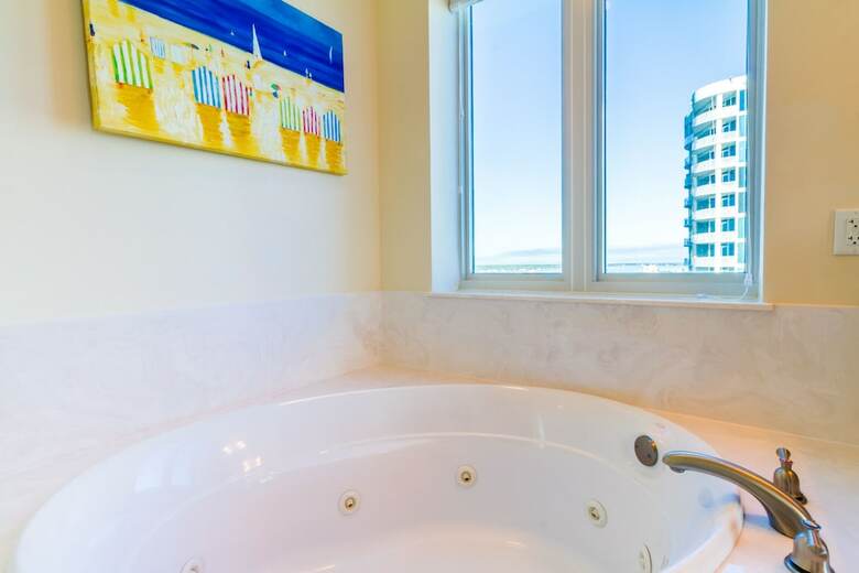 Lagoon Tower By Luxury Gulf Rentals