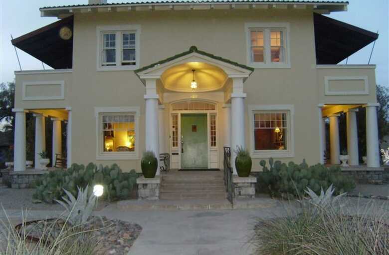 Catalina Park Inn Bed And Breakfast