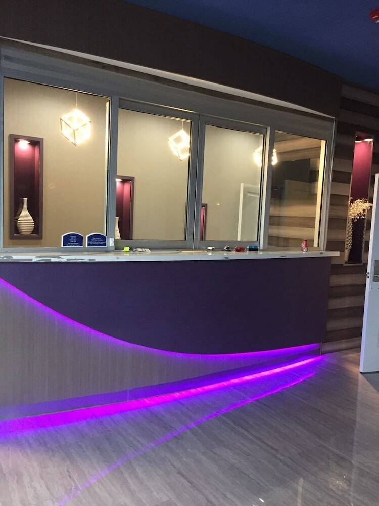 Motel Hotel Blue - Woodlands
