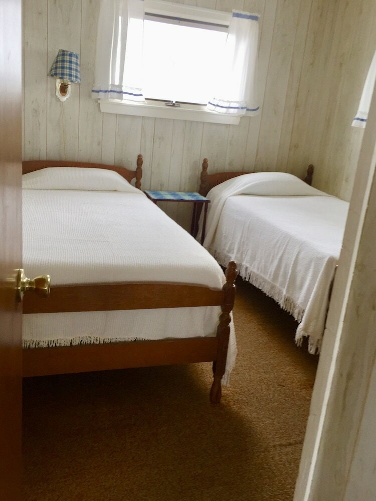 Moody's Motel & Cottages