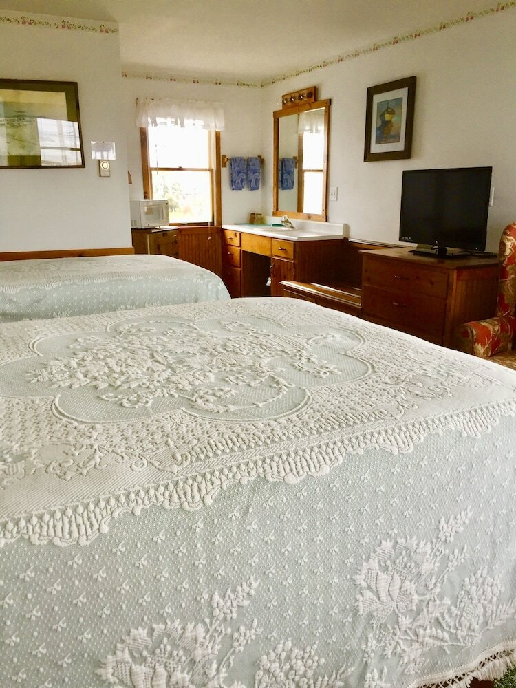 Moody's Motel & Cottages