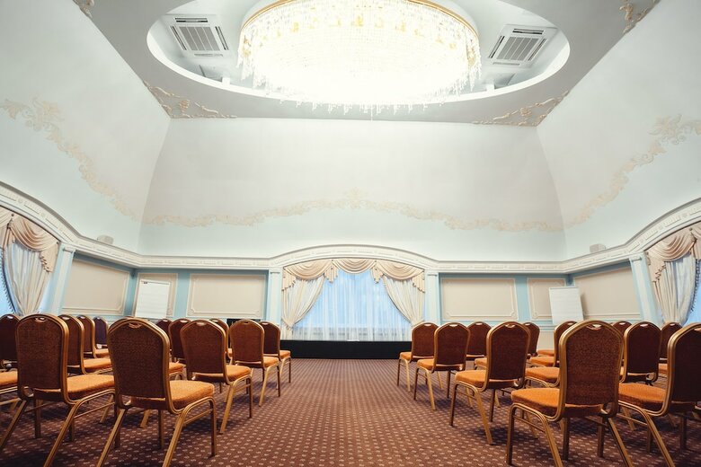 Imperial Village Hotel Hosudarev Dom