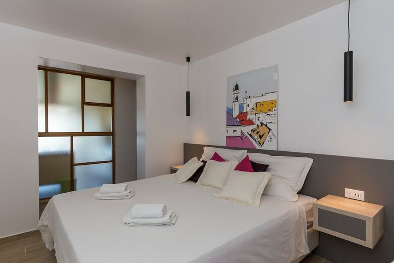 Apartments Carol Royal