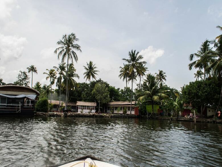 Hotel Oyo 5237 Island Lake Resort