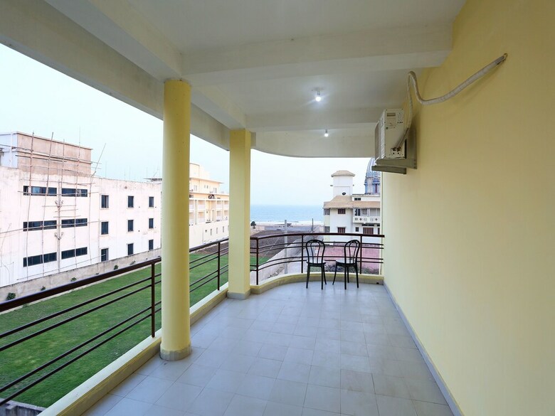 Oyo 12337 Hotel Rupashi Bangla