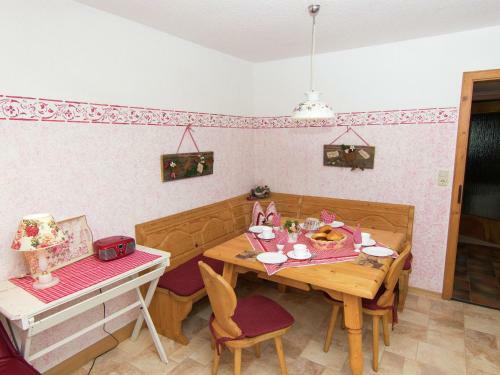 Cozy Apartment In Feldwies With Sauna