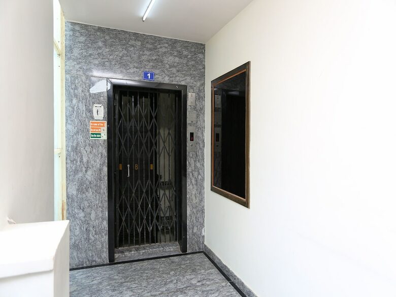 Hotel Oyo 732 Near Dlf