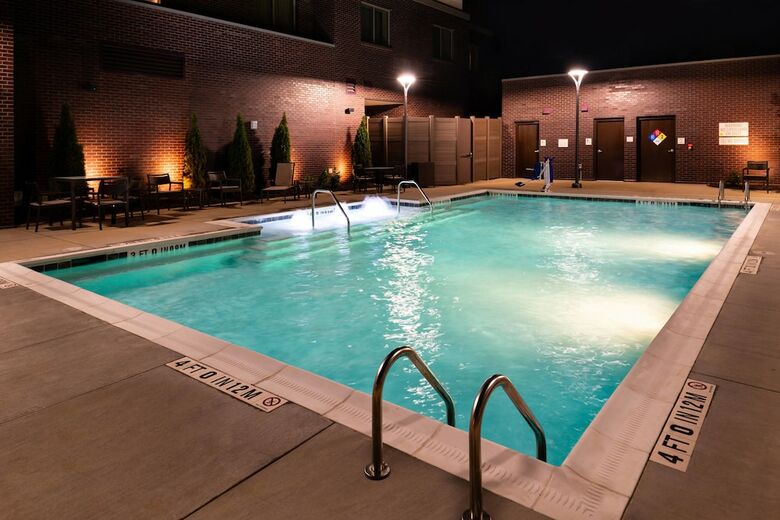 Hotel Courtyard By Marriott Charlotte Northlake