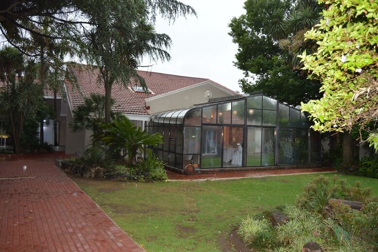 Airport Garden Boutique Hotel