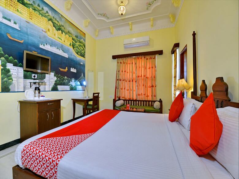 Jaisingh Garh Hotel And Resort