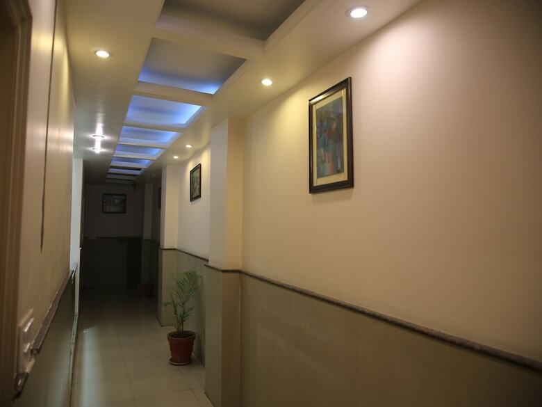 Oyo 4300 Hotel The Royal Placid