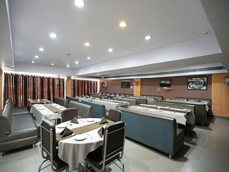 Oyo 2676 Avita The Hotel