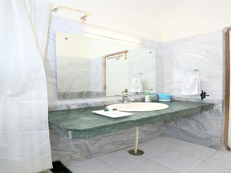 Oyo 1933 Hotel City Paradise