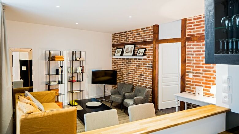 La Maison De Nemours