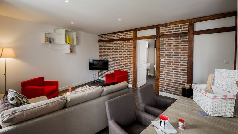 La Maison De Nemours