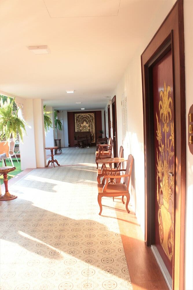 White Boutique Hotel And Spa