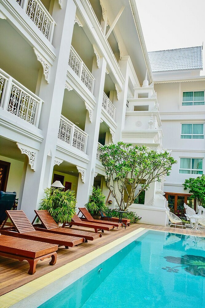 White Boutique Hotel And Spa