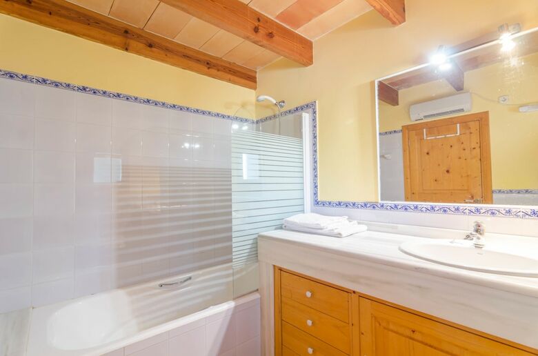 Villa Son Barbot (Can Robi Nou)