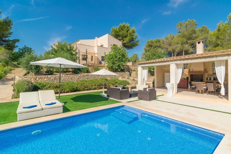 Villa Pins