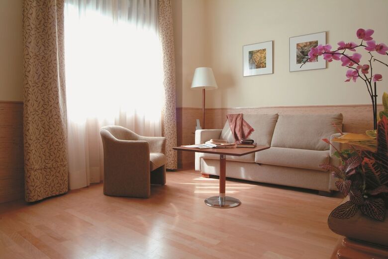 Aparthotel Ram�n de La Cruz 41