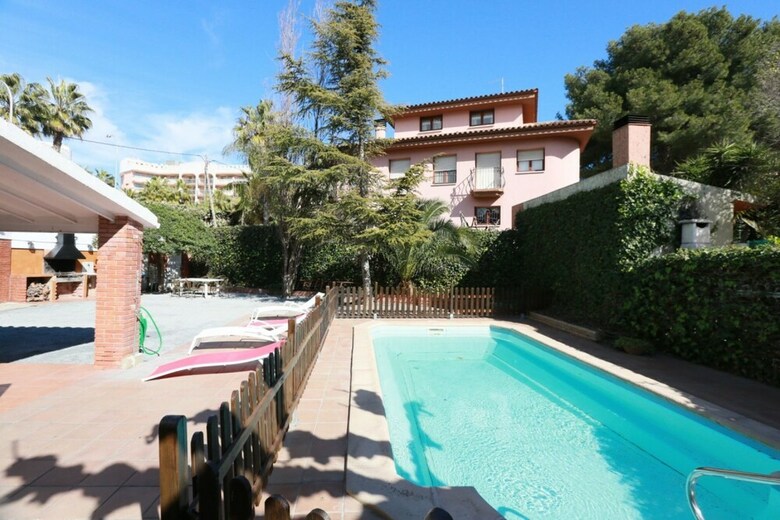 Villa Acogedora Para 11 Personas En Salou
