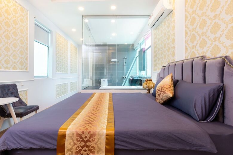 White Diamond Pn Hotel - The Art