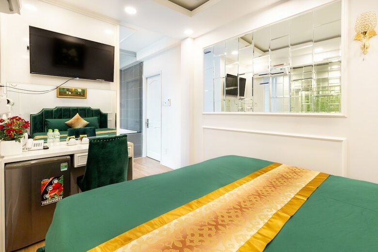 White Diamond Pn Hotel - The Art