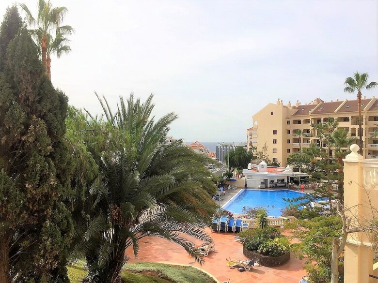 Apartamentos Estudio Castle Habour White