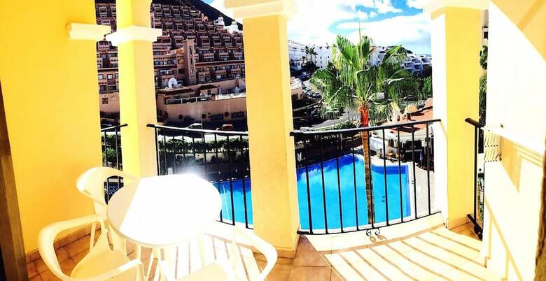 Apartamentos Estudio Castle Habour White