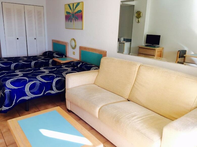 Apartamentos Estudio Castle Habour White