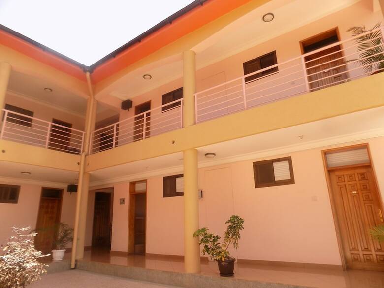 Hotel Entebbe Travelle'rs Inn