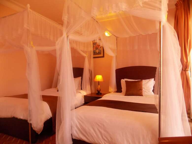 Hotel Entebbe Travelle'rs Inn