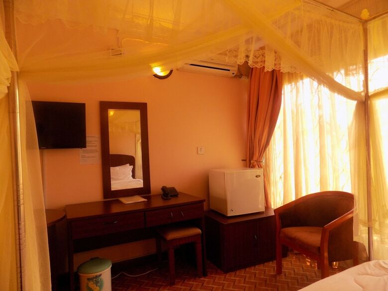 Hotel Entebbe Travelle'rs Inn