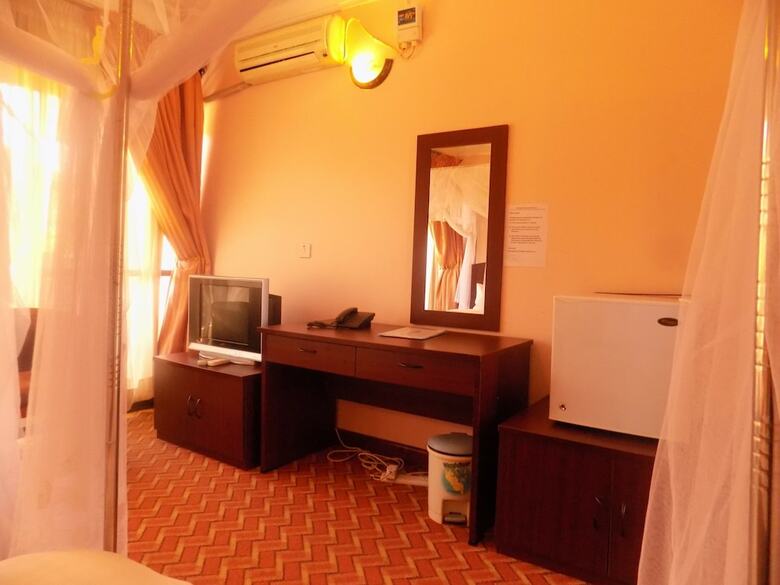 Hotel Entebbe Travelle'rs Inn