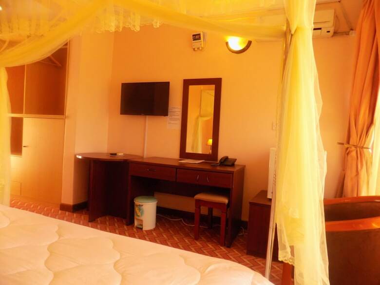Hotel Entebbe Travelle'rs Inn