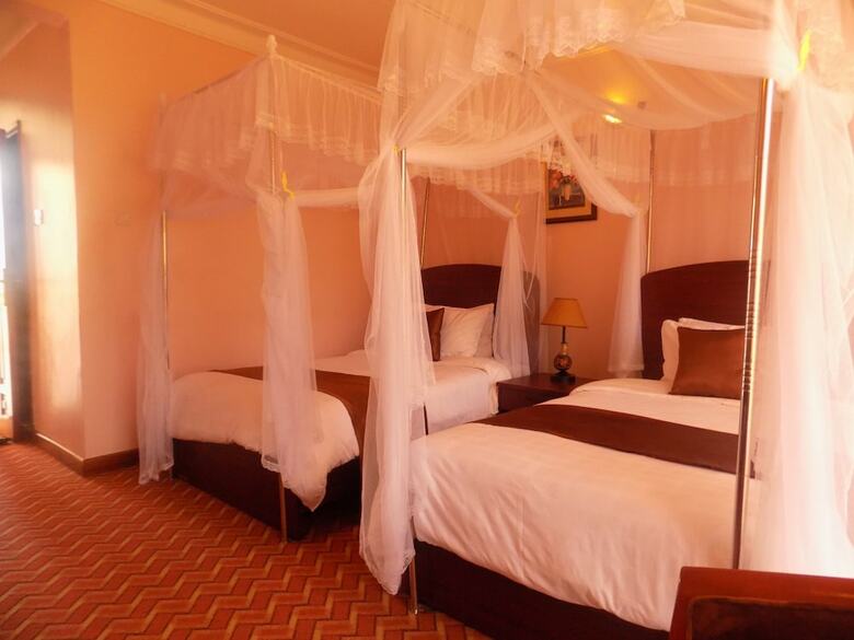 Hotel Entebbe Travelle'rs Inn