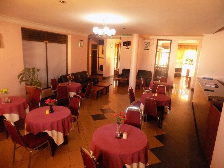 Hotel Entebbe Travelle'rs Inn