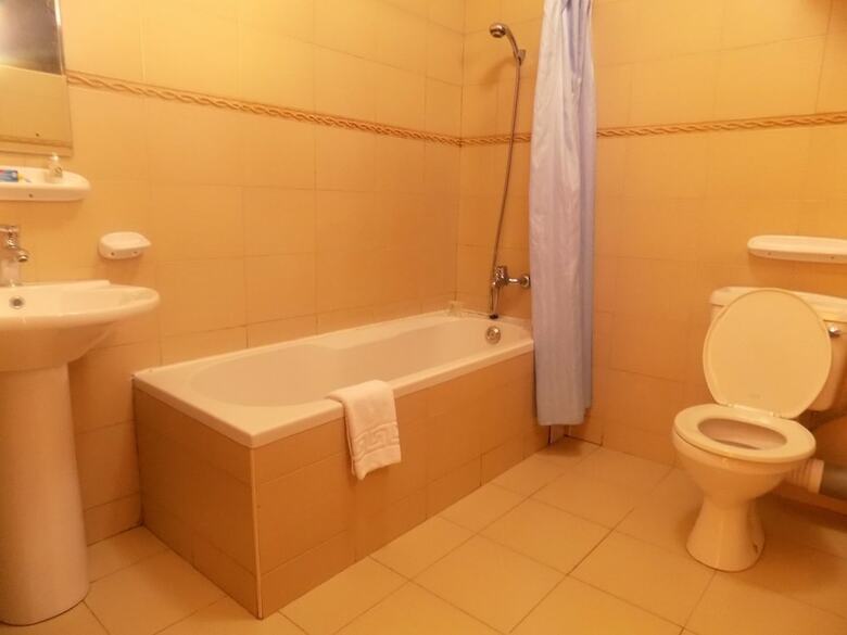 Hotel Entebbe Travelle'rs Inn