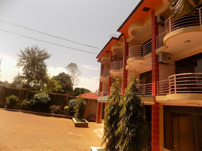 Hotel Entebbe Travelle'rs Inn