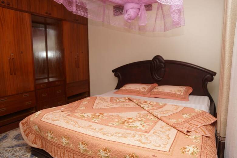Hotel Entebbe Travelle'rs Inn