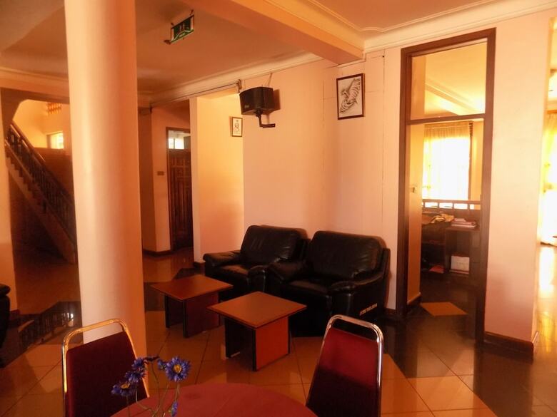 Hotel Entebbe Travelle'rs Inn