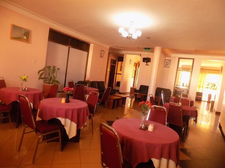Hotel Entebbe Travelle'rs Inn