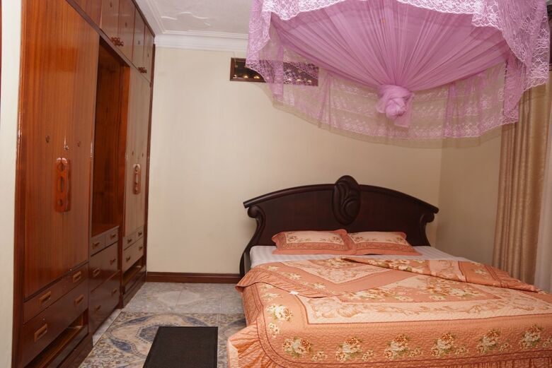 Hotel Entebbe Travelle'rs Inn