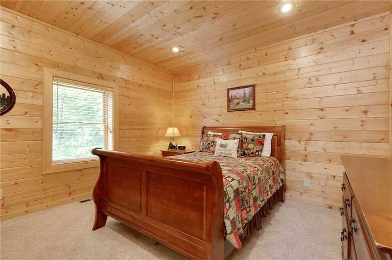 Cabana Changes In Latitude 4 Bedroom Home With Hot Tub