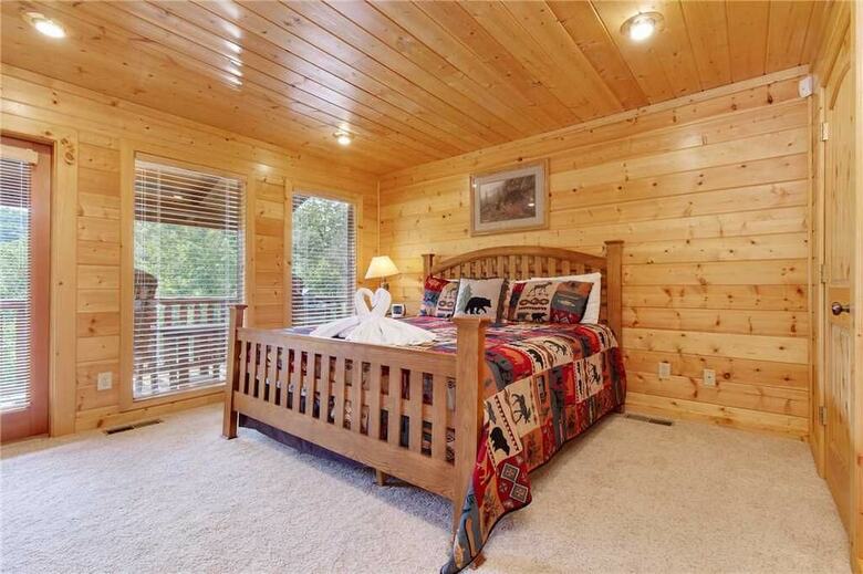 Cabana Changes In Latitude 4 Bedroom Home With Hot Tub