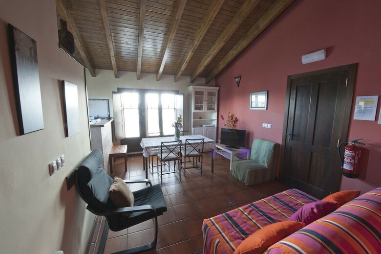 Apartamentos Rurales Villa de Sa�n